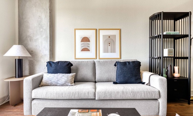 West End Apartment | Stunning Downtown 1BR w/Gym, W/D, Pool, walk to 6th St, by Blueground