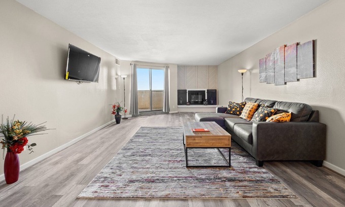 Hampden South Condo | Stunning DTC Condo: Mountain Views, Pool, Parking!
