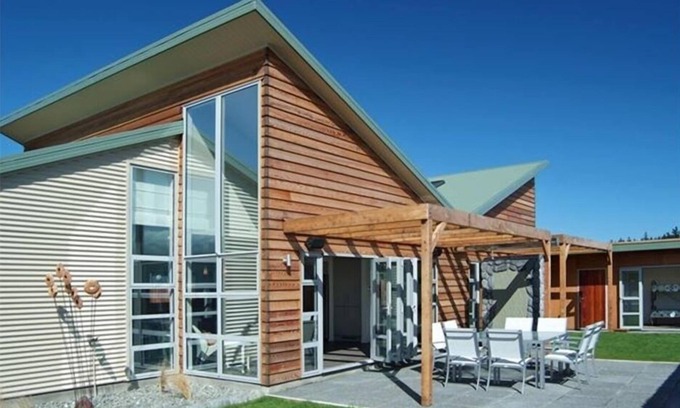 Kaikoura House | Stunning Executive Holiday House