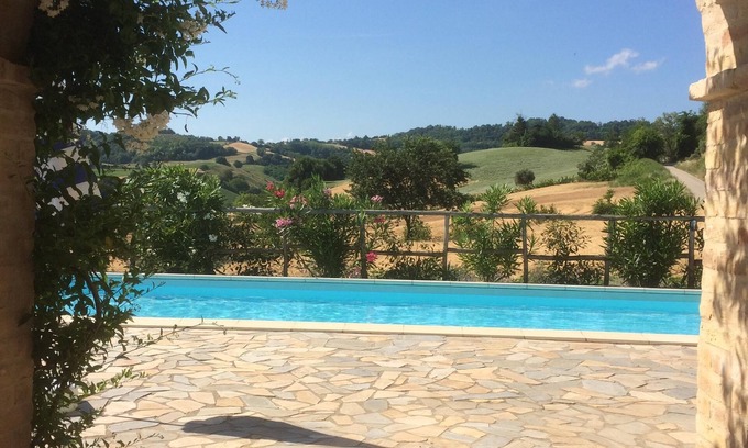 Monteleone di Fermo Villa | Stunning farmhouse, Set in its own grounds with pool