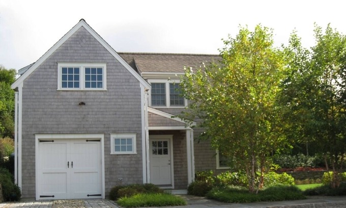 Nantucket Town House | Stunning family home -walk to town- 2br 1.5 bath. private and quiet. Great loc.