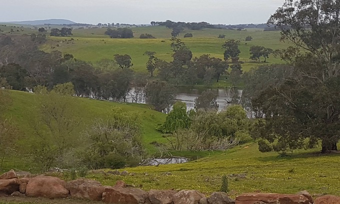Redesdale House | Stunning farm accommodation with incredible views 90 minutes from Melbourne