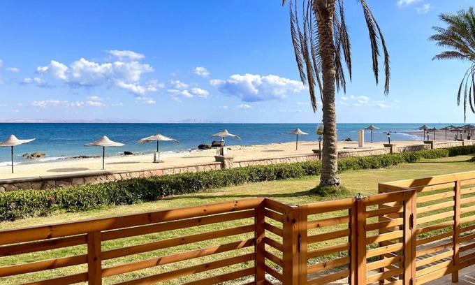 Zafarana House | Stunning First-Row Beach House in Sokhna
