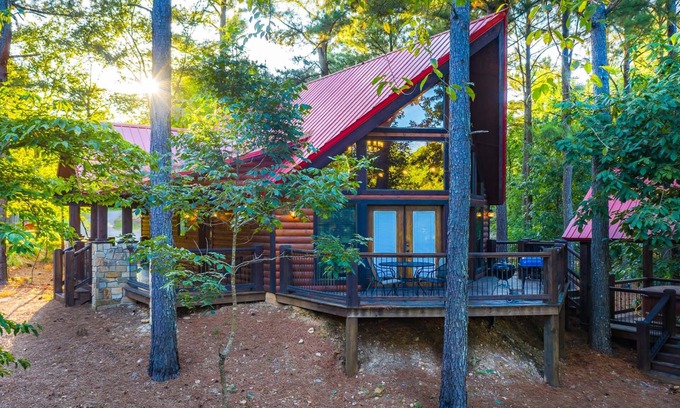 Broken Bow Cabin | Stunning Fishing Quarry Pond Front Cabin/Firewood!