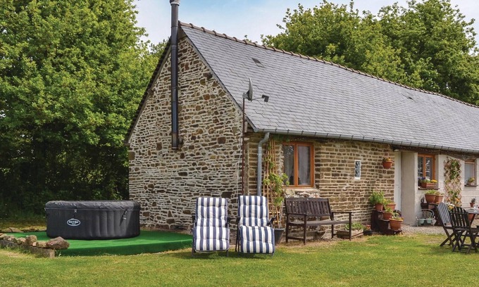 Fougerolles-du-Plessis House | Stunning home in Fougerolles Du Plessis