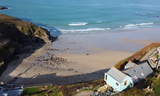 Portreath House | Stunning front line Beach House with incredible sea views, parking & garden