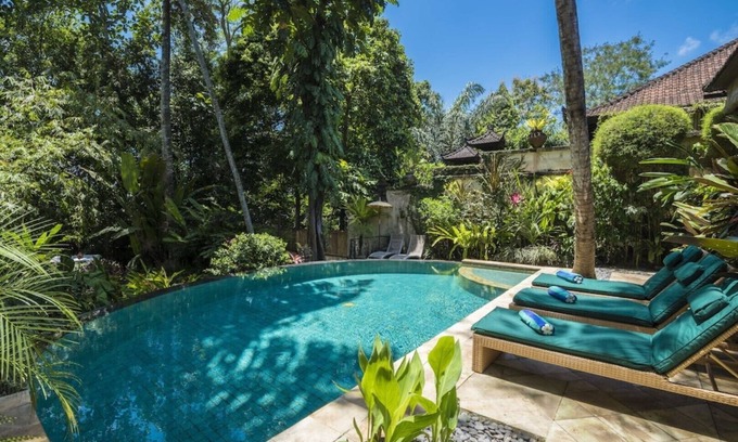 Babakan Villa | Stunning, fully staffed villa with pool and tropical gardens.