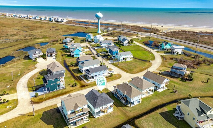 Pointe San Luis House | Stunning Galveston home with gulf views and beach access