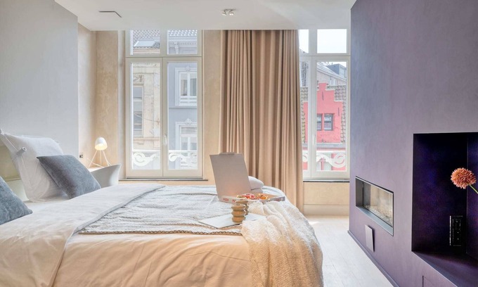 Ghent Apartment | Stunning Garden View Apt in Haert of Ghent