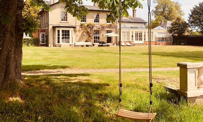 Hopton House | Stunning Georgian Home in heart of The Norfolk Broads Sleeps 10.