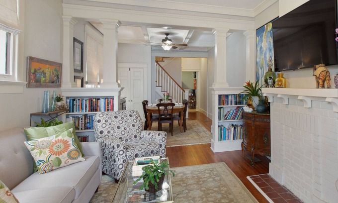 Milan Apartment | STUNNING GETAWAY ★ CHEF'S KITCHEN ★ NEAR STREETCAR