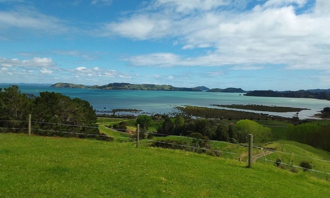 Preece Point House | Stunning Getaway - Panoramic Views. Private/Spacious/4 Bedrooms/2 Bathrooms