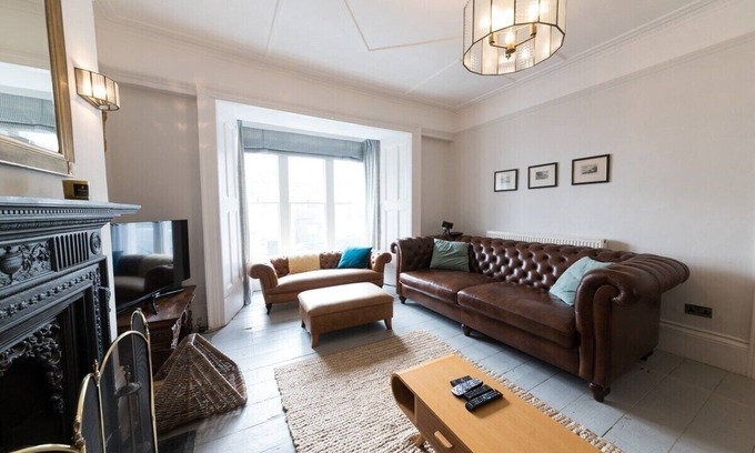St Leonards-On-Sea House | Stunning Grade II listed house with sea views