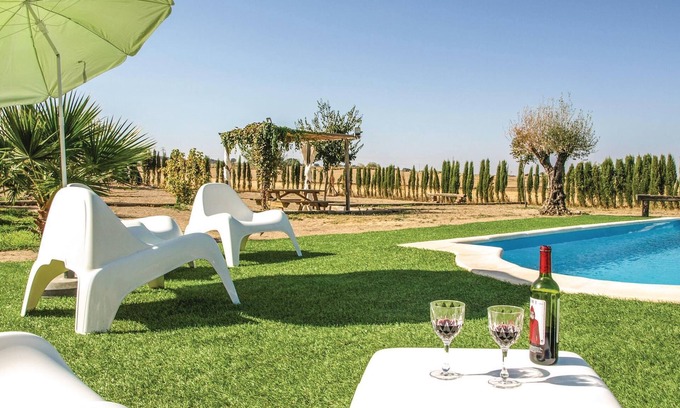 Villanueva del Duque House | Stunning home in Villanueva del Duque