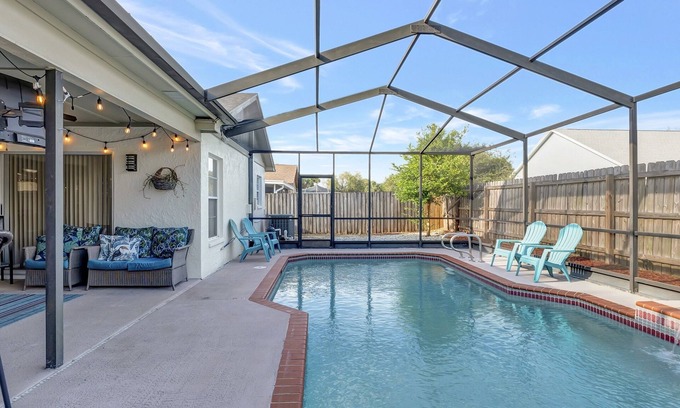 Providence Lakes House | Stunning Heated Pool House for 10 in Brandon, FL