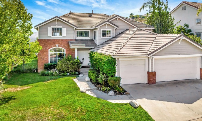 Canoga Park House | Stunning Hilltop 5BR W/View & Hot Tub!