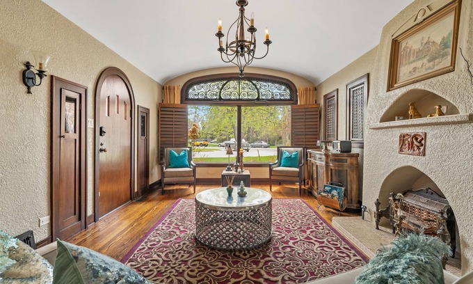 Southwest Calgary House | Stunning Historical Landmark in Elbow Park