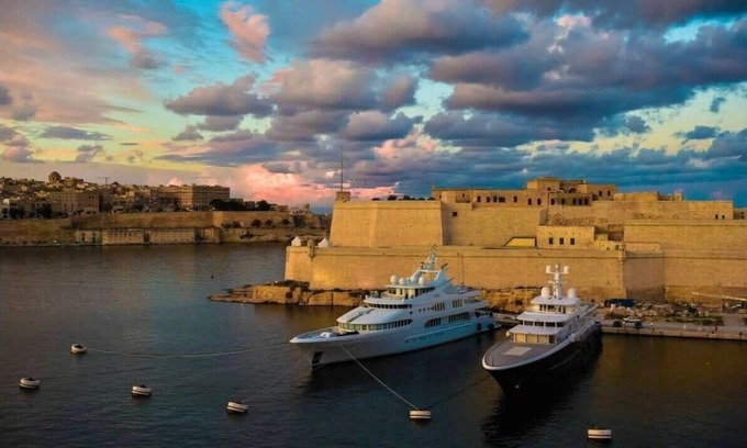 Senglea Apartment | Stunning Holiday Home with Gorgeous Harbour Views.