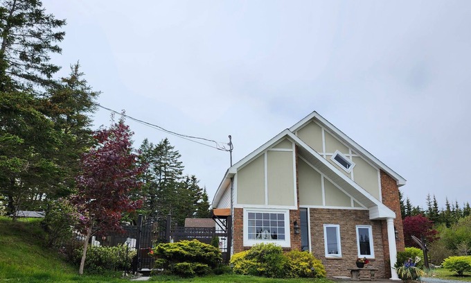 Ketch Harbour House | Stunning home away from home with a pretty view of the ocean, close to Halifax,
