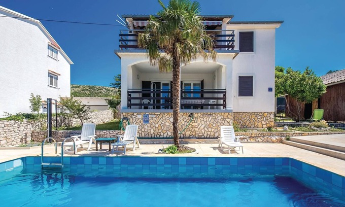 Novi Vinodolski House | Stunning home in Novi Vinodolski