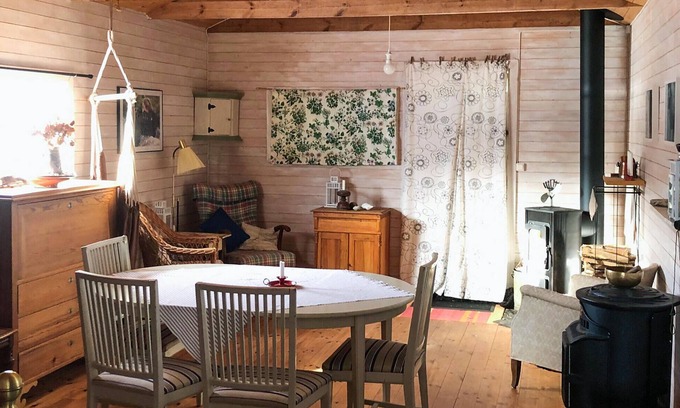 Undal House | Stunning home in åkerberga with sauna