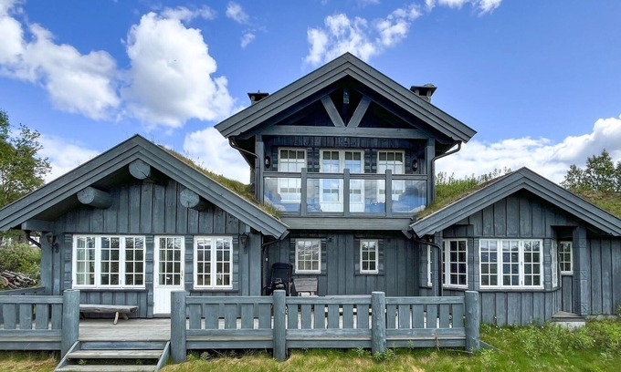 Oystre Slidre House | Stunning home in Beitostølen with sauna