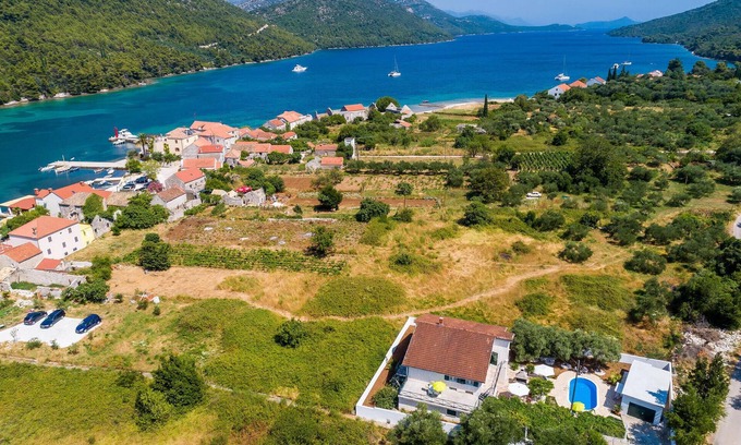Broce House | Stunning home in Broce with WiFi