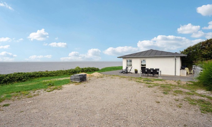 Esbjerg House | Stunning home in Esbjerg V with kitchen