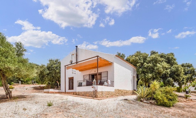 Estepa House | Stunning home in Estepa with WiFi