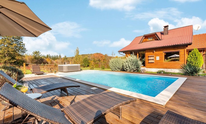 Lovinac House | Stunning home in Gospic with WiFi