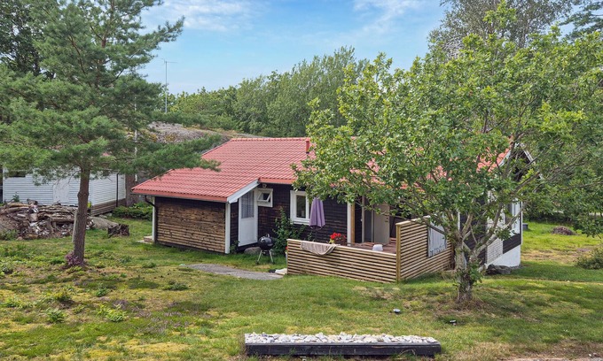 Hjaelteby House | Stunning home in Hjälteby with kitchen