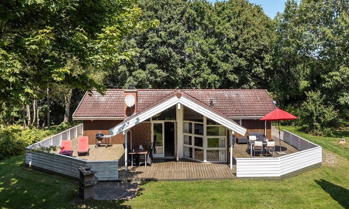 Ristinge House | Stunning home in Humble with WiFi