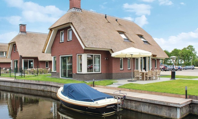 Idskenhuizen House | Stunning home in Idskenhuizen with sauna