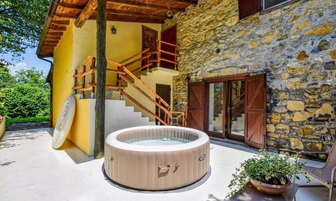 Solto Collina House | Stunning home in Solto Collina