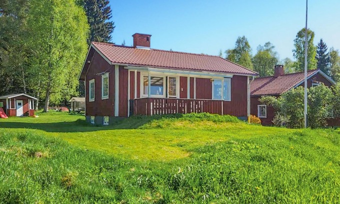 Leksand House | Stunning home in Leksand with kitchen