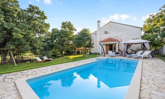 Gradina House | Stunning home in Lozovac