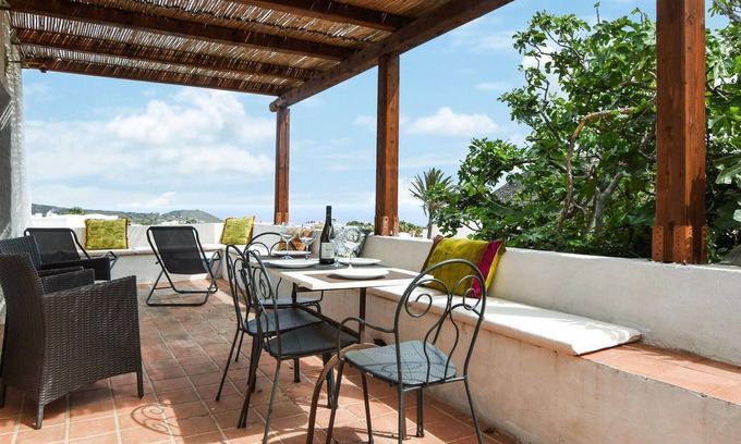 Kamma House | Stunning home in Pantelleria with WiFi