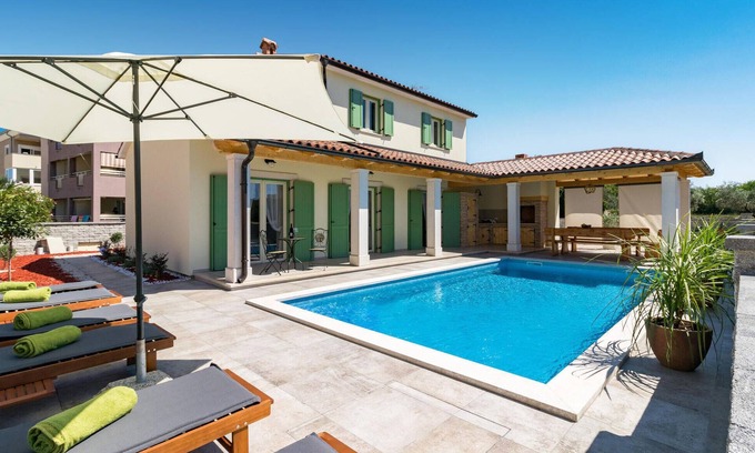 Peroj House | Stunning home in Peroj