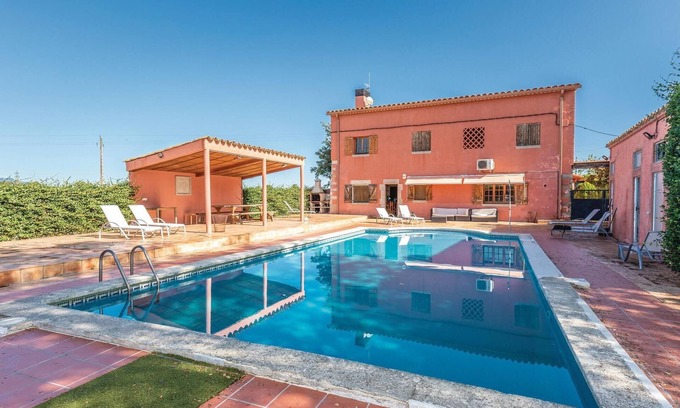 Riudellots de la Selva House | Stunning home in Riudellots