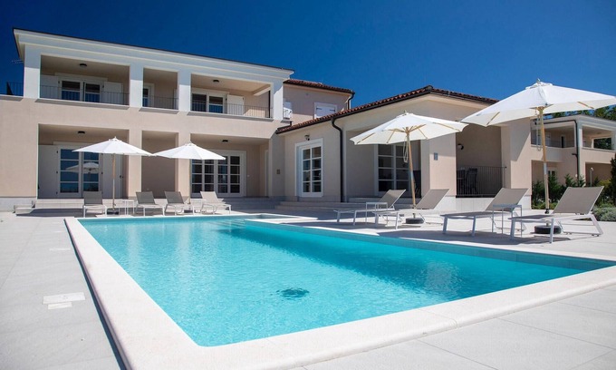 Smoljanci House | Stunning home in Svetvincenat