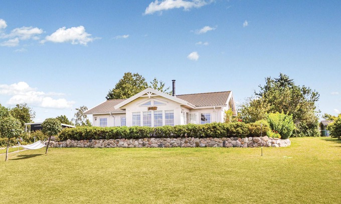 Skibby House | Stunning home in Skibby with WiFi