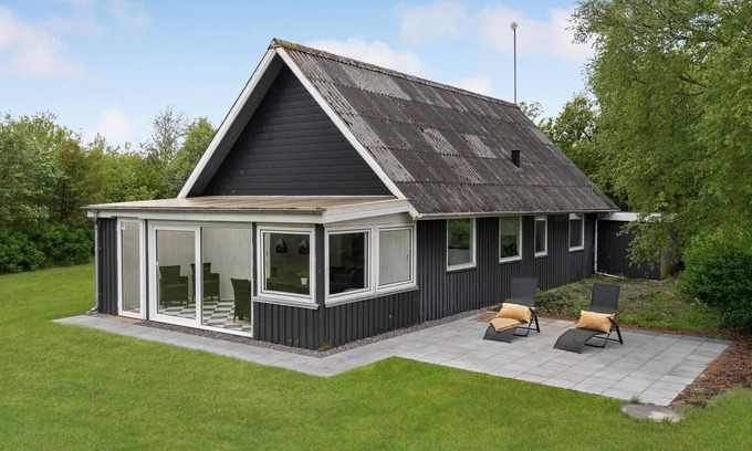 Vemb House | Stunning home in Vemb with WiFi