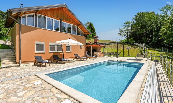 Vinica House | Stunning home in Vinica Breg with sauna