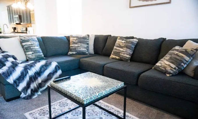 Glendale House | Stunning home less than 3 miles to State Farm stadium great for long term stays!