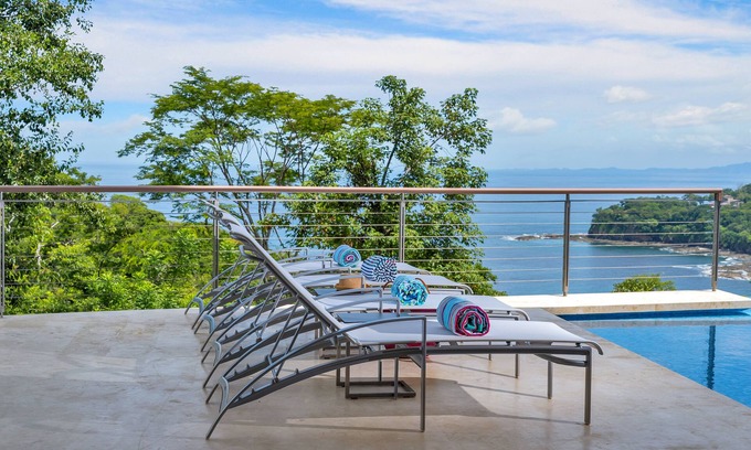 Papagayo Peninsula House | “Stunning Home with Breathtaking Views and Personalized Service”
