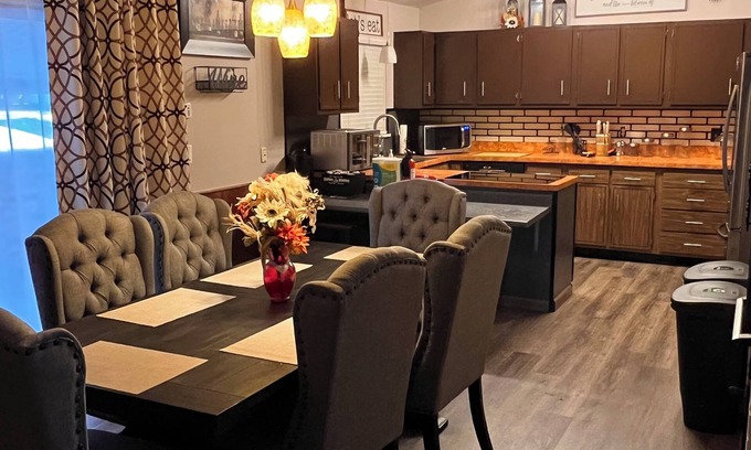 Northwest Akron House | Stunning Home with Modern Amenities. Close proximity to several major hospitals.