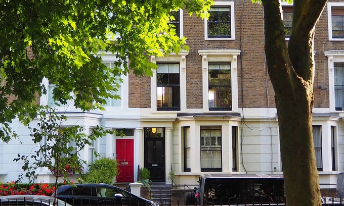 Little Venice Apartment | Stunning house overlooking local park