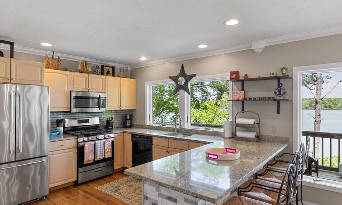 Cotuit House | Stunning Lake Front House with Private Beach