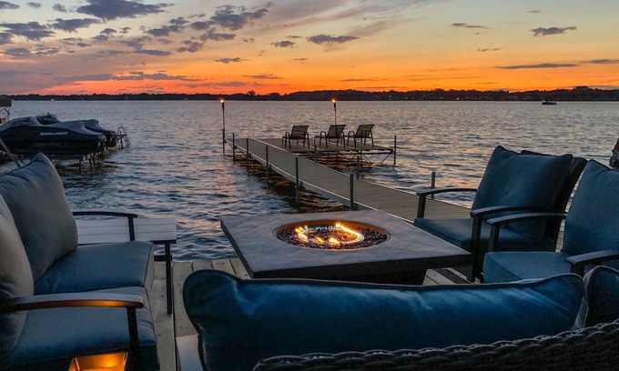 Keego Harbor House | Stunning Lake Home on all sports lake Sandbar with breathtaking views!