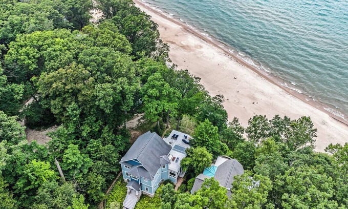 Lake Michigan Beach House | Stunning Lake Michigan Home w/Private Beach